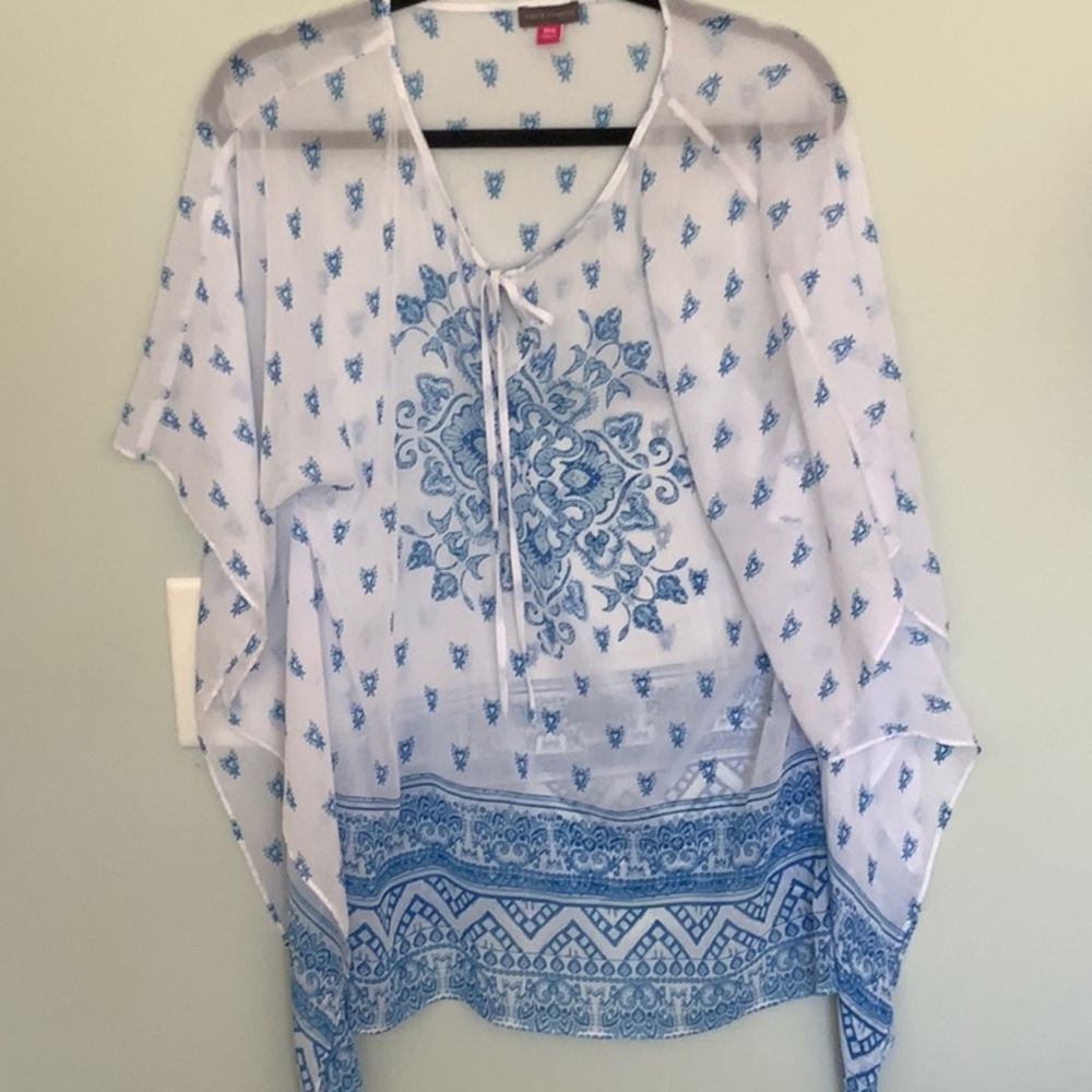 Ladies Floral Blue & White Top VINCE CAMUTO Small